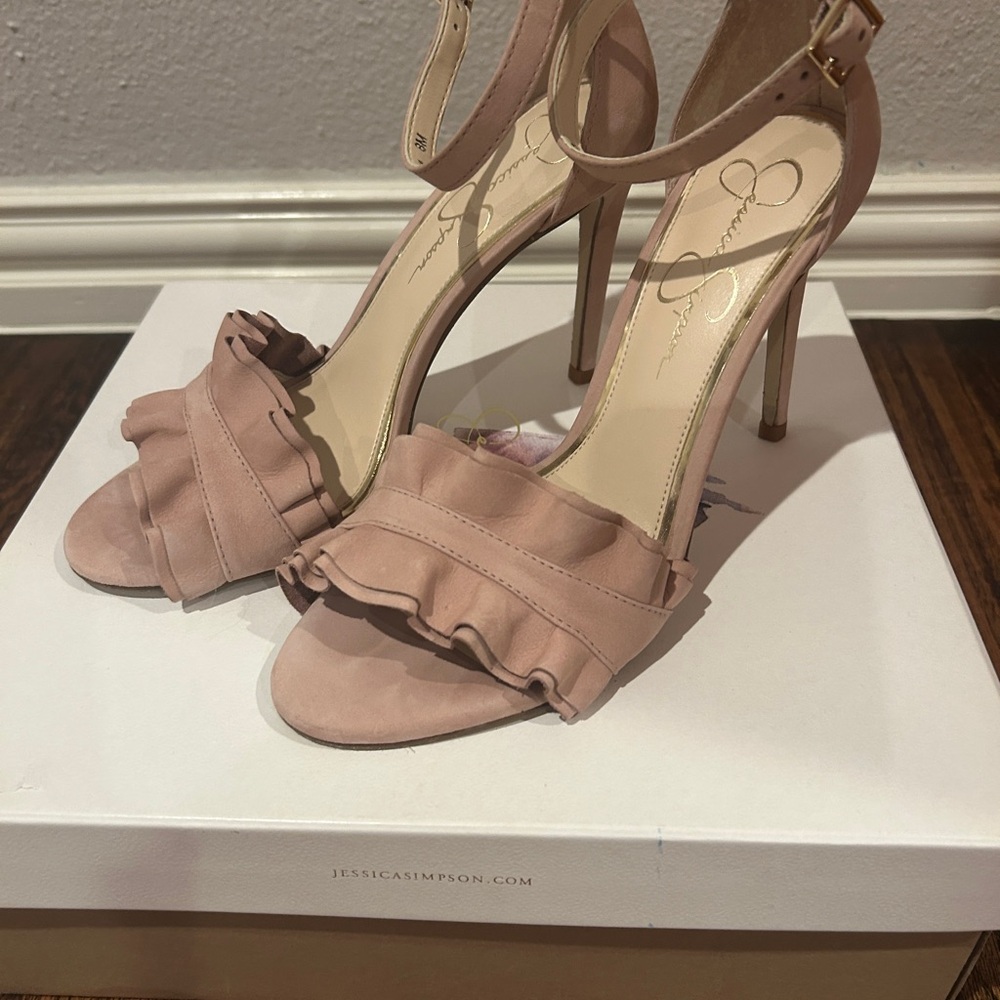 Jessica Simpson Blush Ruffle Heels - Picture 4 of 9